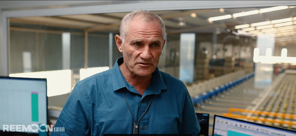 如何確保柑橘品質(zhì)的一致性，提高柑橘分選包裝效率，打造高品質(zhì)柑橘品牌，是目前眾多柑橘包裝廠面臨的一大問題。Ambrosia Citrus Estate便是其中之一。在擁有美麗山區(qū)的南非林波波省，Ambrosia Citrus Estate公司每年收獲超過21,000噸水果。作為本地水果的自主出口商，Ambrosia被譽(yù)為該地區(qū)頂尖的柑橘生產(chǎn)商之一。Ambrosia C