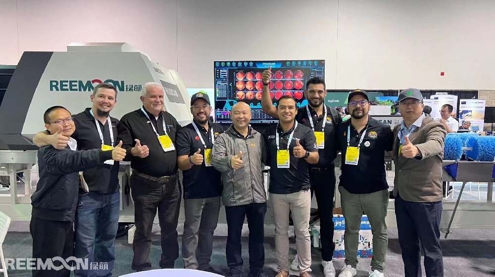 10月20日-21日備受全球果蔬領(lǐng)域矚目的盛會——2023美國果蔬展在洛杉磯安納海姆會展中心盛大舉辦。作為北美洲規(guī)模最大、最具影響力的展會之一，美國果蔬展不僅是一個重要的商貿(mào)合作交流平臺，更是企業(yè)展示品牌形象、技術(shù)水平、創(chuàng)新實力及交流行業(yè)趨勢的絕佳舞臺。本次參展，綠萌攜帶最新AI智能分選技術(shù)和蘋果智能分選設(shè)備亮相